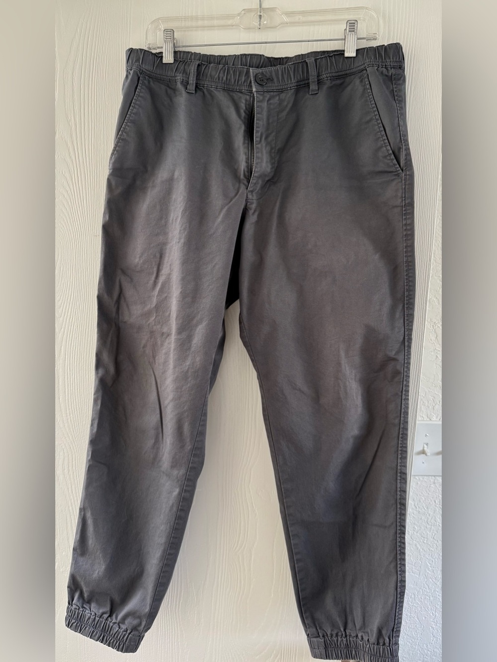 Uniqlo Men's Gray jogger Chinos grey jersey jogger green jogger size medium